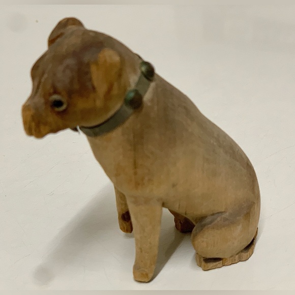 Late 19th Century Antique Rustic Primitive Hand Carved Sitting Toy Dog Statuette - Picture 3 of 16